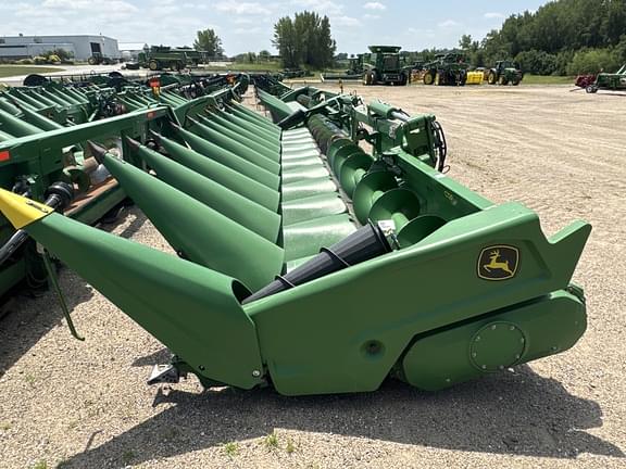 Image of John Deere C12F equipment image 1