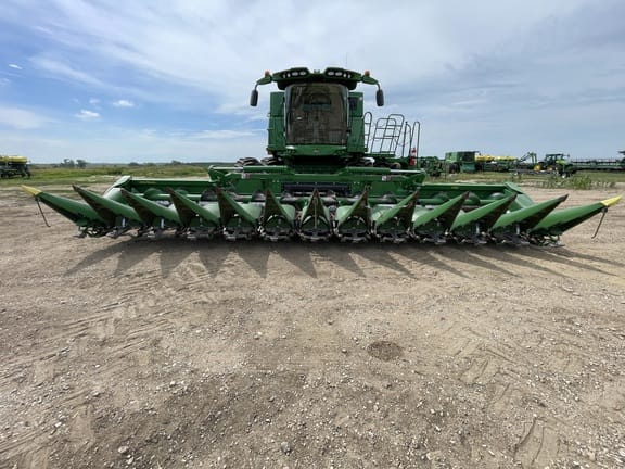 Main image John Deere C12F