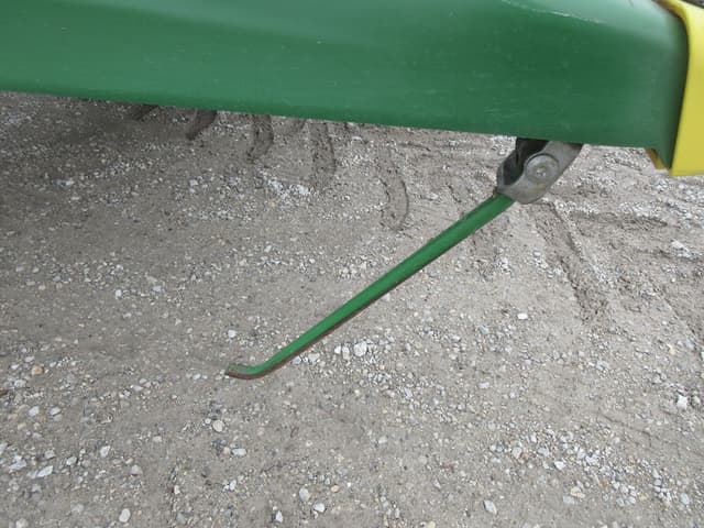 Image of John Deere C12F equipment image 4