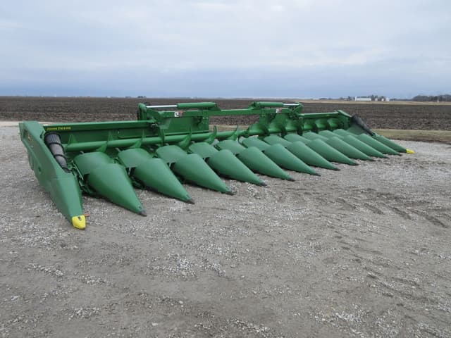 Image of John Deere C12F equipment image 1