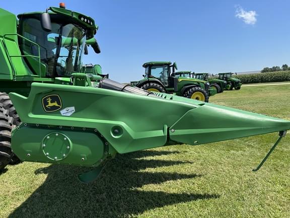 Image of John Deere C12F equipment image 2