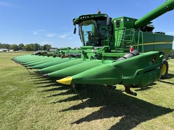 Main image John Deere C12F