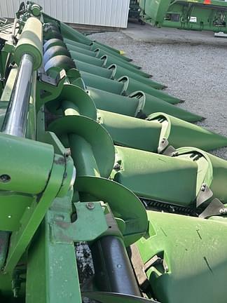 Image of John Deere C12F equipment image 3