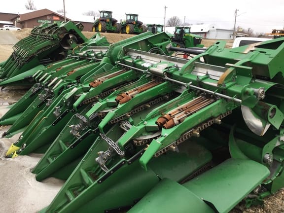 Main image John Deere C12F