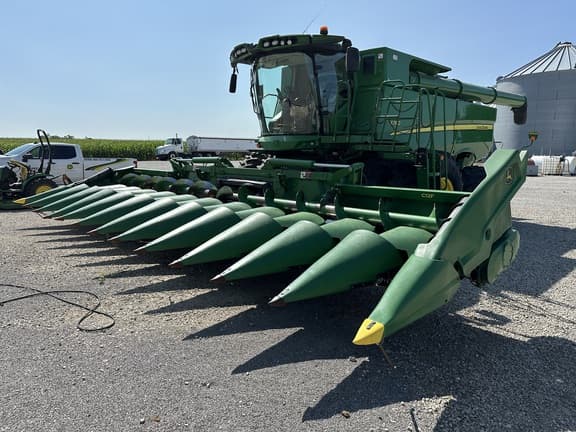 Image of John Deere C12F equipment image 4