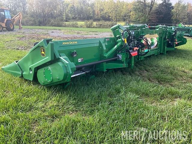 Image of John Deere C12F equipment image 2