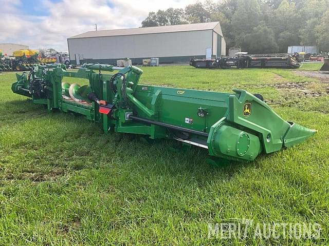 Image of John Deere C12F equipment image 3