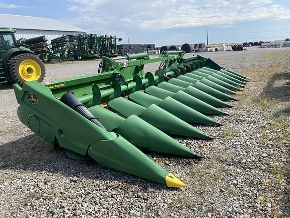 Image of John Deere C12F equipment image 3