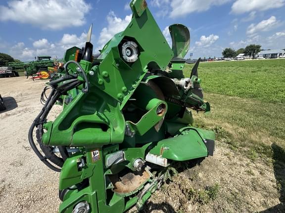 Image of John Deere C12F equipment image 4