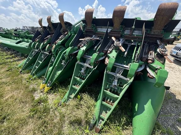 Image of John Deere C12F equipment image 1