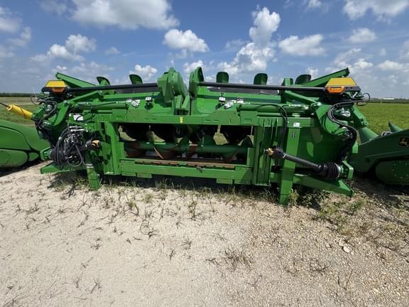 Image of John Deere C12F equipment image 2