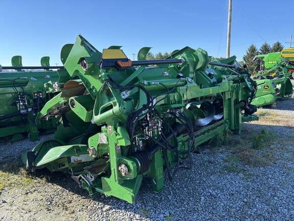 Image of John Deere C12F equipment image 2