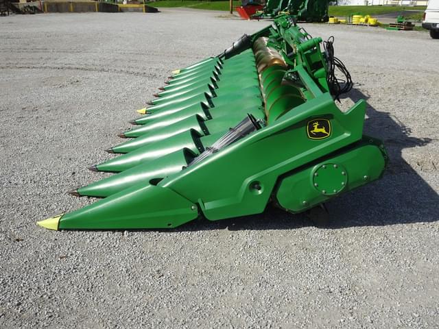 Image of John Deere C12F equipment image 2