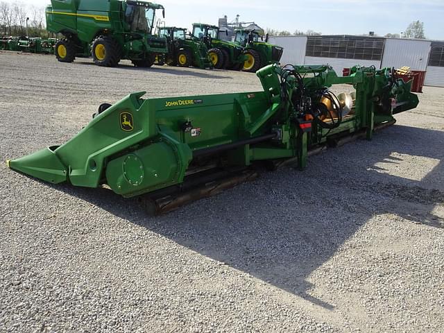 Image of John Deere C12F equipment image 4