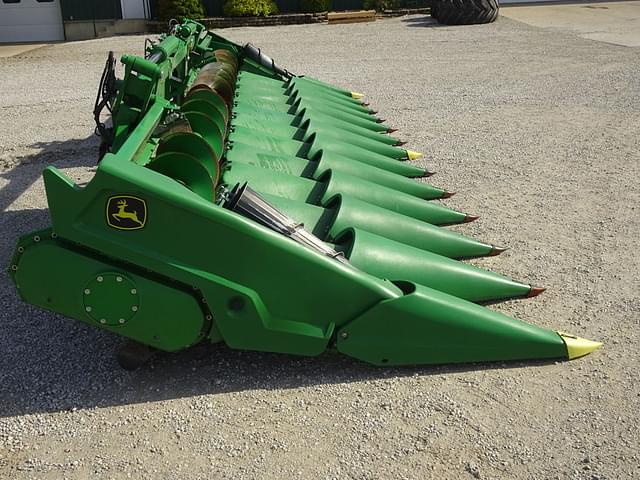 Image of John Deere C12F equipment image 3