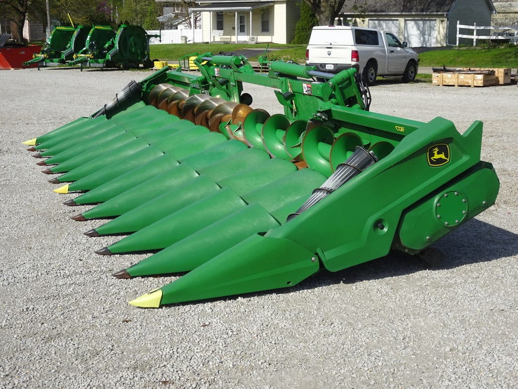 Main image John Deere C12F