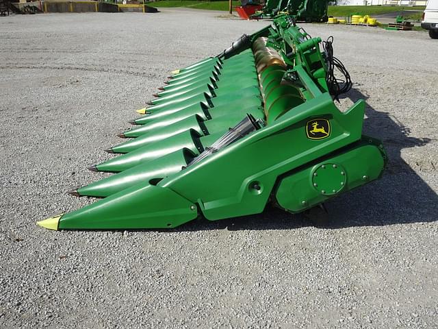 Image of John Deere C12F equipment image 2
