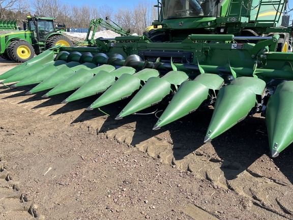 Main image John Deere C12F