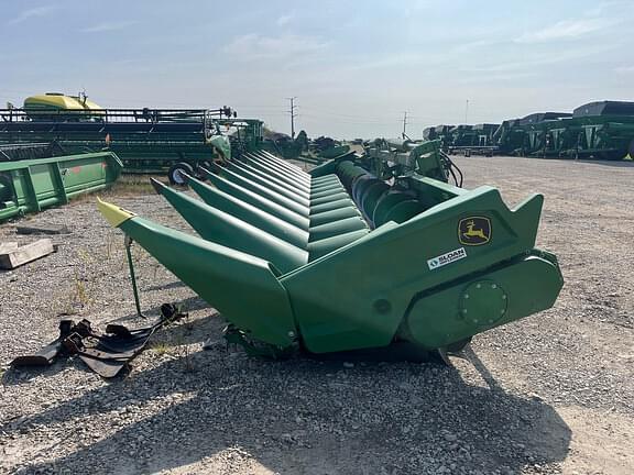 Image of John Deere C12F equipment image 2