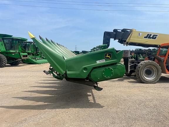 Image of John Deere C12F equipment image 4