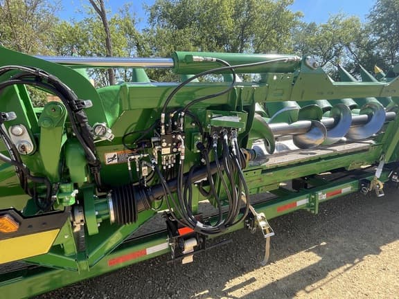 Image of John Deere C12F equipment image 3