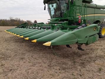 Main image John Deere C12F