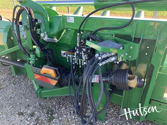 Image of John Deere C12F equipment image 4