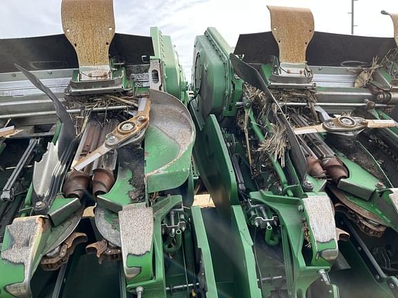 Image of John Deere C12F equipment image 1