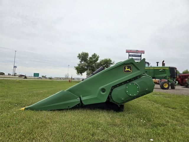 Image of John Deere C12F equipment image 2