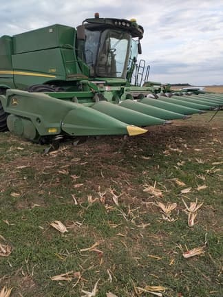 Image of John Deere C12F equipment image 2