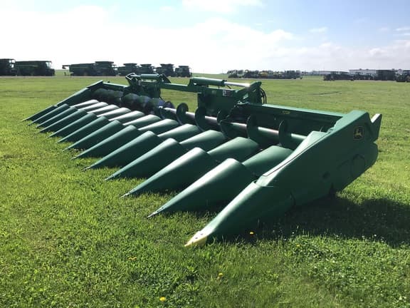 Image of John Deere C12F equipment image 3