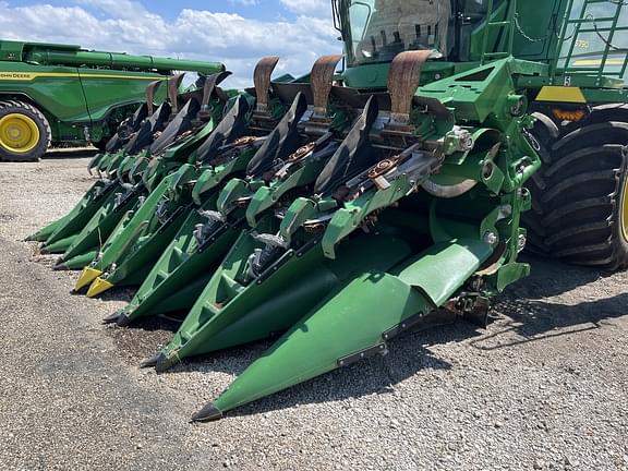 Image of John Deere C12F equipment image 1