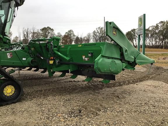 Image of John Deere C12F equipment image 2