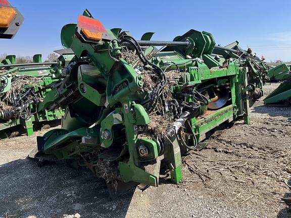 Image of John Deere C12F equipment image 2