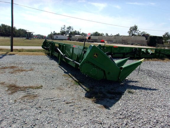 Main image John Deere C12R