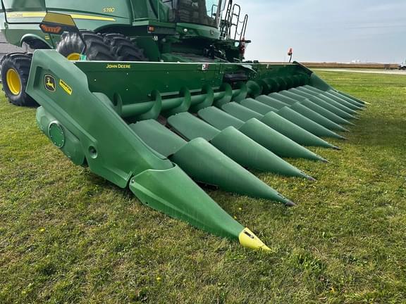 Image of John Deere C12R equipment image 4