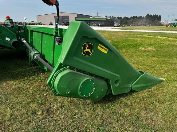 Image of John Deere C12R equipment image 3