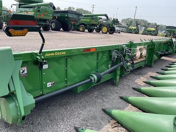 Image of John Deere C12R equipment image 3