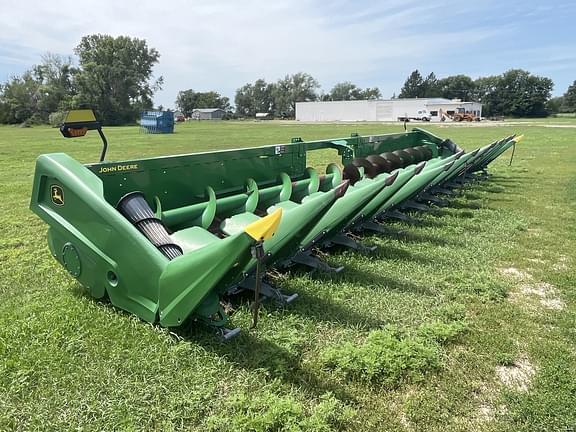 Image of John Deere C12R Primary image