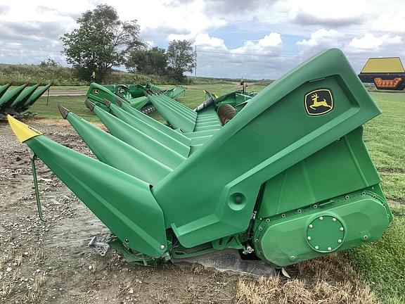 Image of John Deere C12R equipment image 3