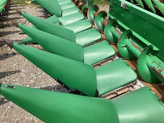 Image of John Deere C12R equipment image 3
