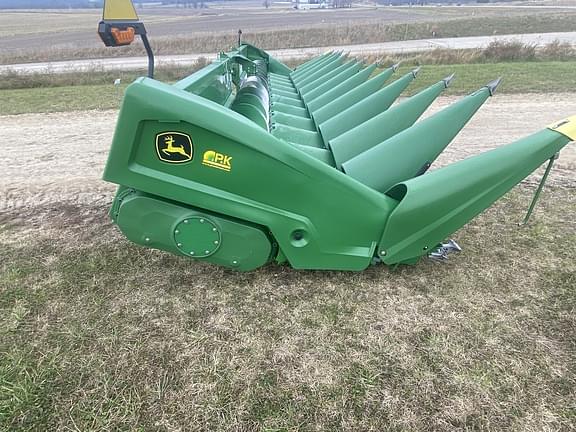 Image of John Deere C12R equipment image 3