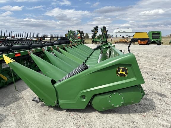 Image of John Deere C12R equipment image 4