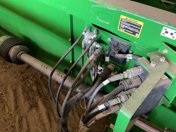 Image of John Deere C12R equipment image 3