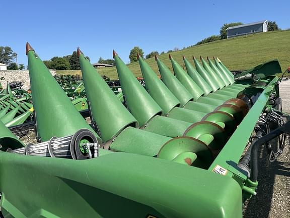 Image of John Deere C12R Primary image