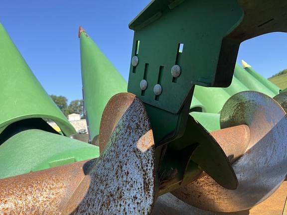 Image of John Deere C12R equipment image 4
