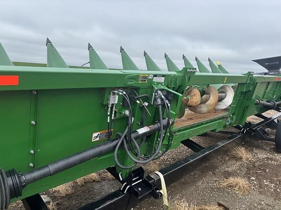 Image of John Deere C12R equipment image 3