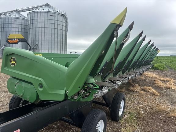 Image of John Deere C12R equipment image 2