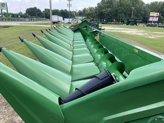 Image of John Deere C12R equipment image 4