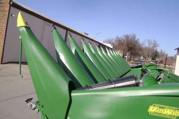 Main image John Deere C12R